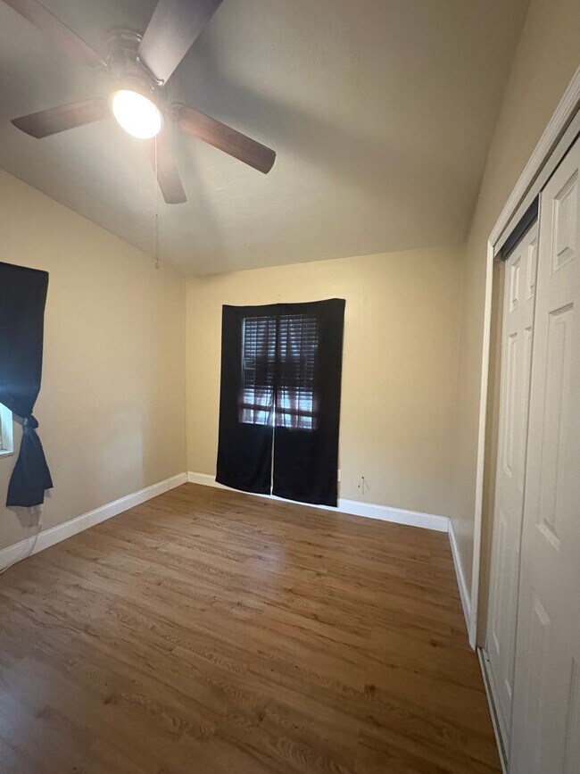 Building Photo - Cute Remodeled Deltona Beauty Call Sheila ...