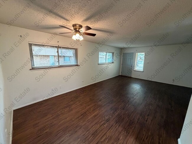 Building Photo - Great condo in Colonial Park