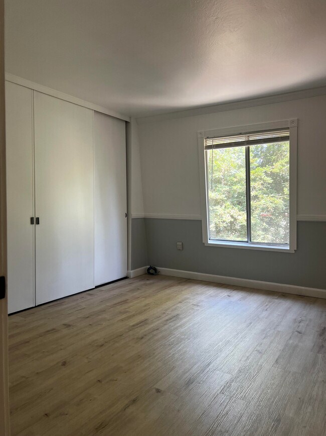 Building Photo - 100 Cleaveland Rd