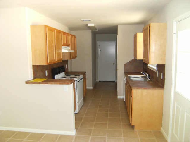 Building Photo - 174 E Sunset Dr