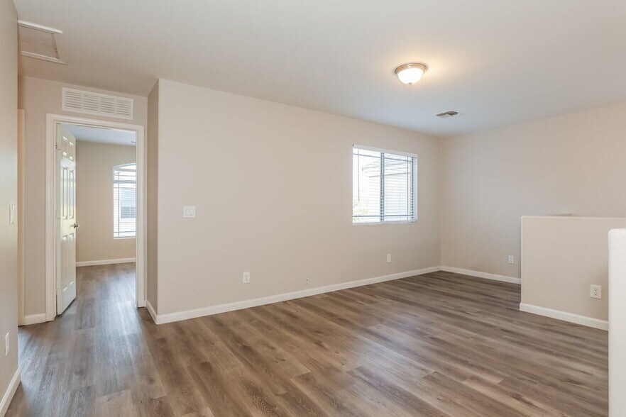 Building Photo - 13023 W Lawrence Rd