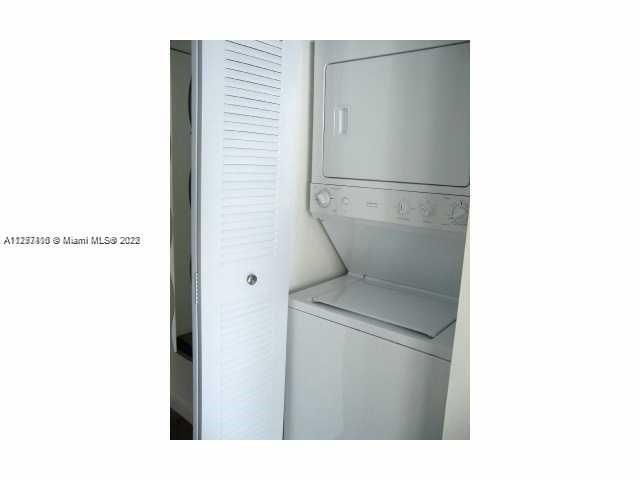 Building Photo - 133 NE 2nd Ave