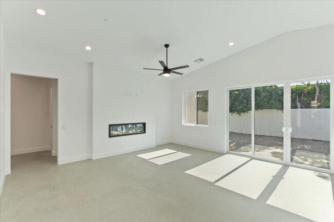 Building Photo - 31260 Avenida La Paloma