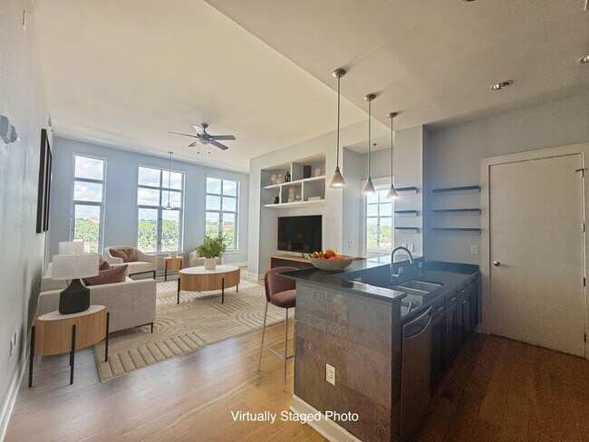 Building Photo - Your dream condo in the heart of Raleigh!