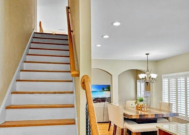 Building Photo - 2020 Washington Dr