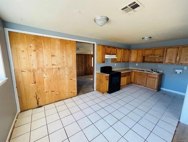 Building Photo - 1653 N Yarbrough Ct