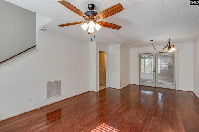 Building Photo - 19 Caddis Creek Ct