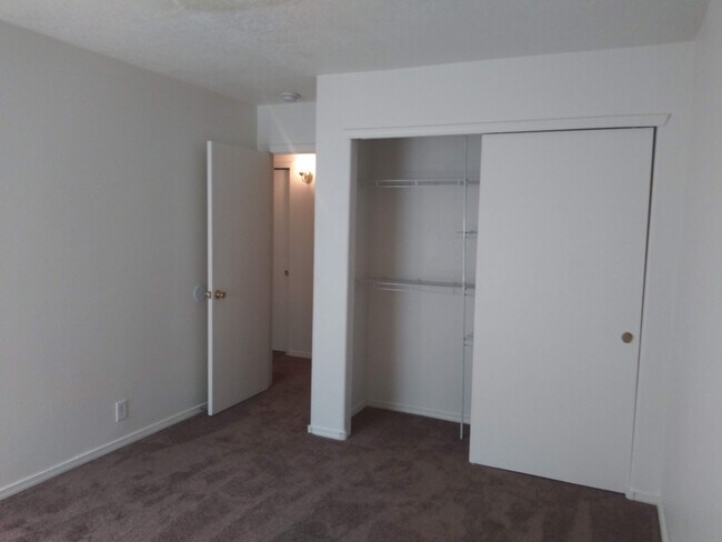 Building Photo - 5808 Night Rose Ave NW