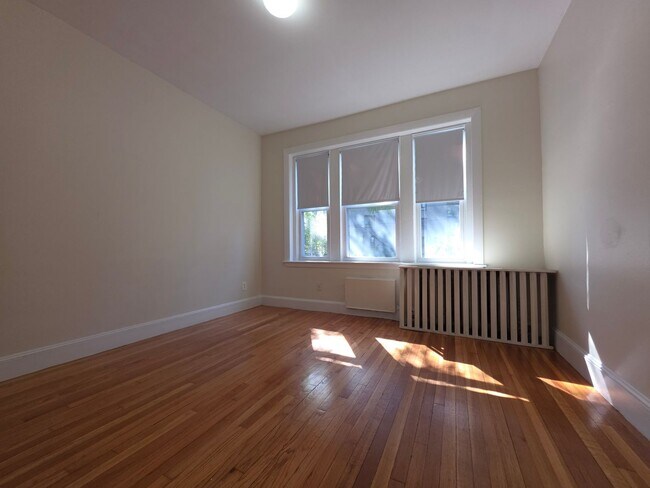 Building Photo - 40 Lancaster Terrace