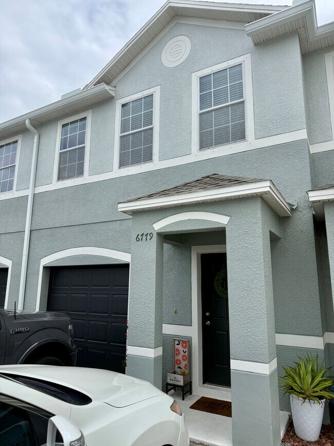 Building Photo - Sawgrass Village Townhomes 3/2.5/1 - Friendly Neighborhood lifestyle