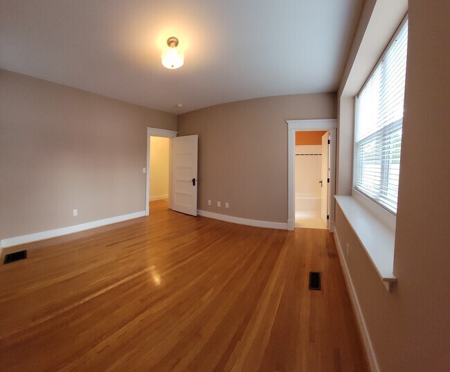 master bedroom - 525 W 14th Ave