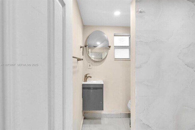 Building Photo - 921 NW 110th St