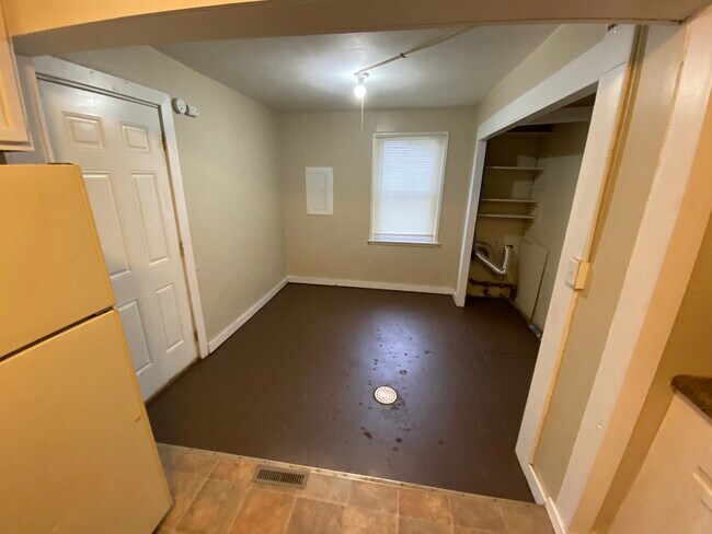 Building Photo - 1617 N Adams St