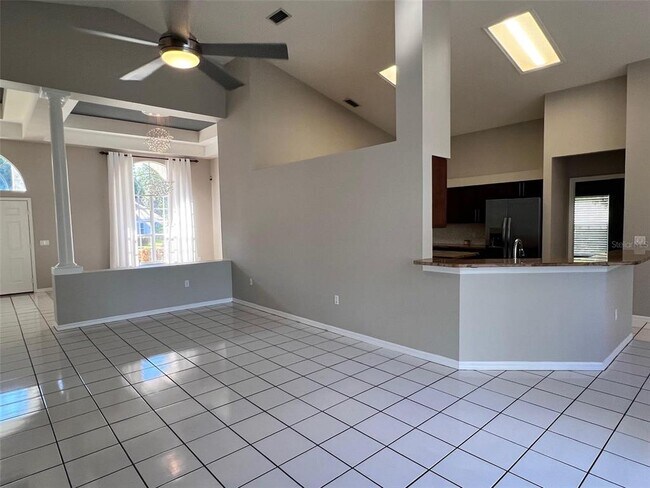 Building Photo - 1753 Kinsmere Dr