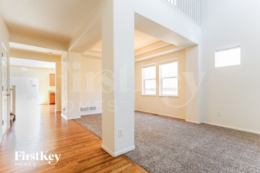 Building Photo - 25028 E Canal Pl