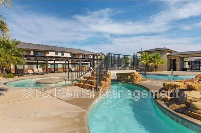 Building Photo - 2916 E Snowberry Dr