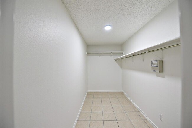 Building Photo - 1207 Birdie Cove