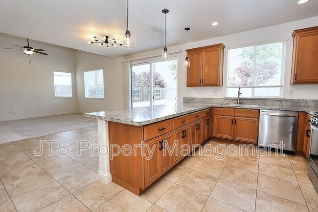 Building Photo - 3403 Oselot Way