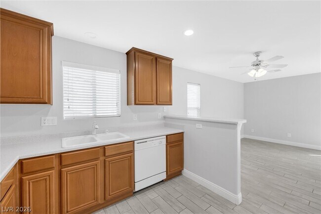 Building Photo - 3314 Villa Fiori Ave