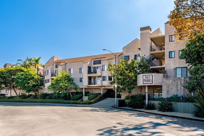 Primary Photo - Modern Condo with over 1300 Square Feet wi...