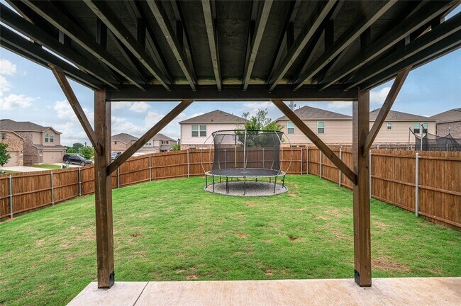 Building Photo - 412 Glenwick Ln