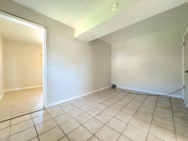 Building Photo - Central El Paso 1 bed/1 bath with ALL UTILTIES INCLUDED!