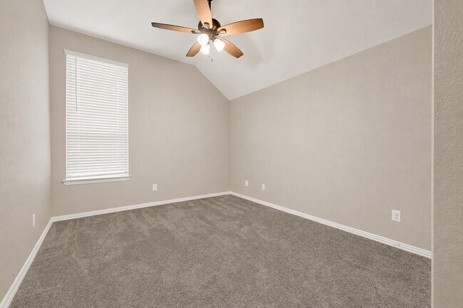 Building Photo - 5104 Chapel Heights Dr