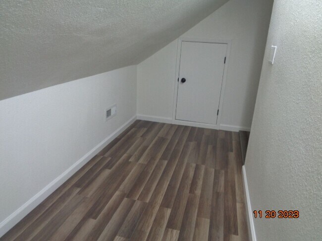 Building Photo - 720 Devonshire Ct