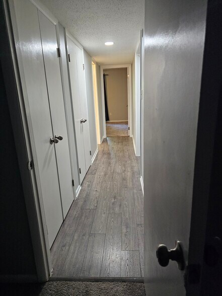 Double Hallway Closets - 8582 Chesapeake Blvd