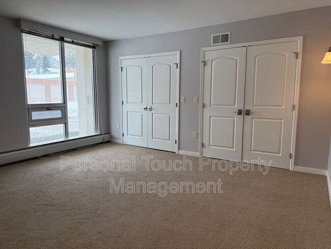 Building Photo - 501 7th St S