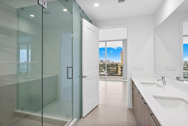 Building Photo - 151 N Seabreeze Blvd