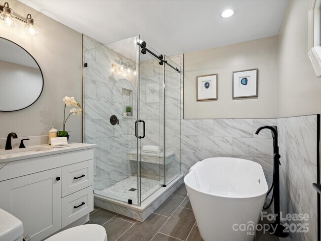Building Photo - 4954 Moonlite Bay Dr