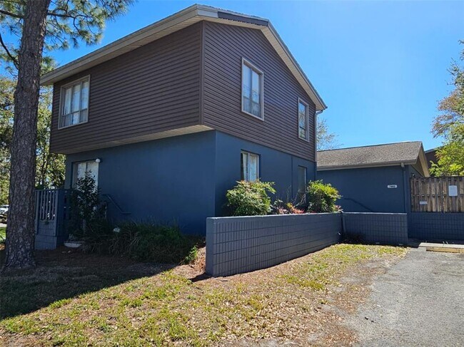 Building Photo - 7602 W Powhatan Ave
