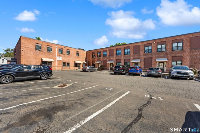 Building Photo - 180 N Cherry St