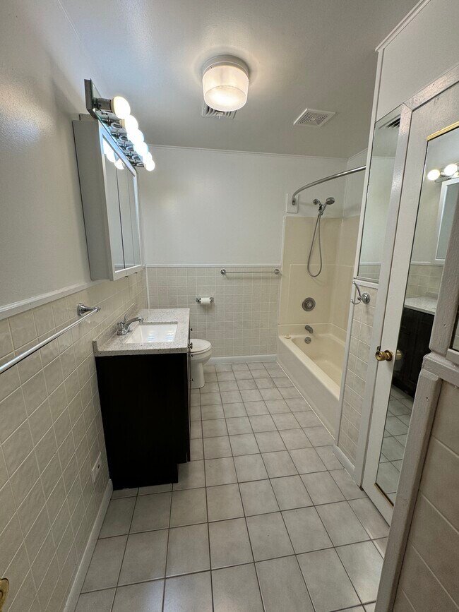 Building Photo - 1111 Rt 41