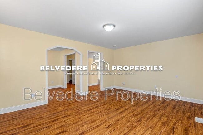 Building Photo - 810 Elwell Ave