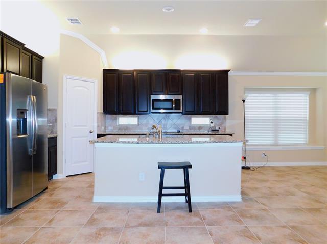 Building Photo - 3921 Roxbury St