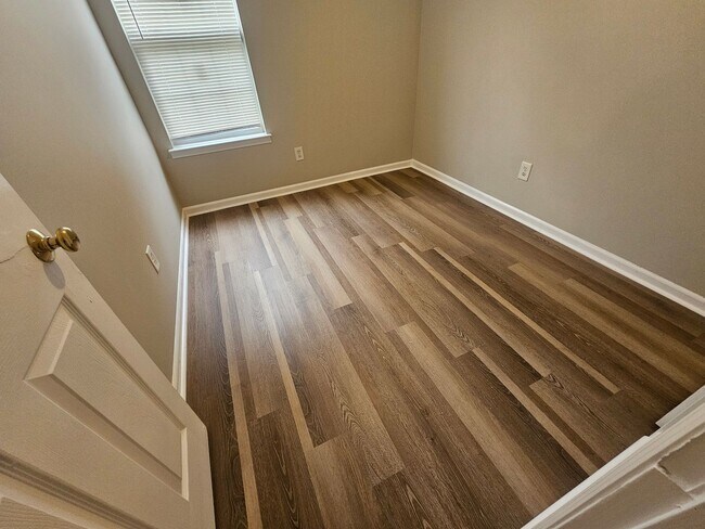 Building Photo - Remodeled Ranch Home Minutes from Uptown Charlotte