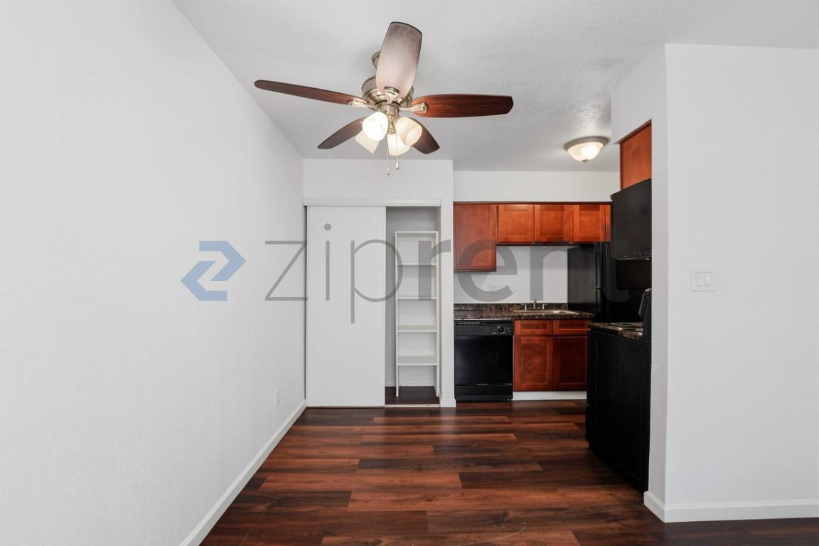 Building Photo - Unit 411