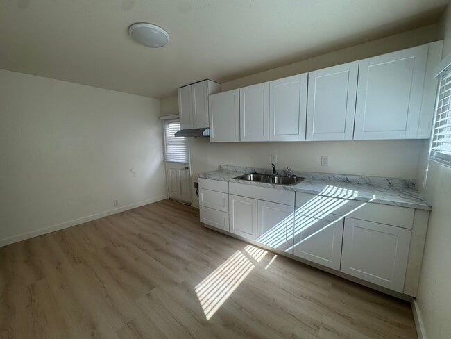 Building Photo - 1448 Coronado Ave