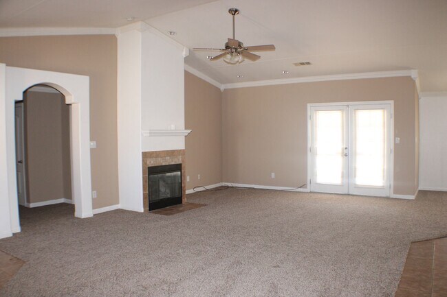 Building Photo - Charming 3-Bedroom Home with Fireplace, Spacious Backyard & Attached Garage in California City!
