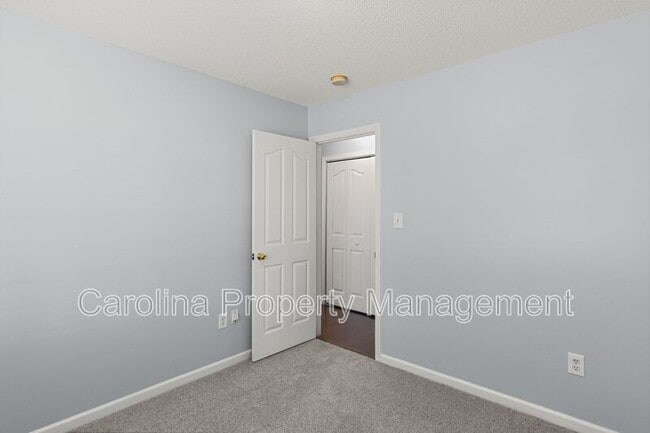 Building Photo - 6828 Ayrshire Glen Pl