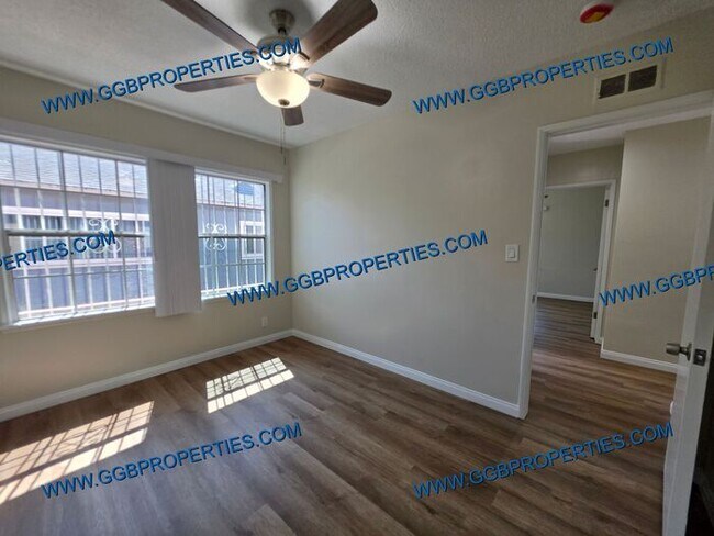 Building Photo - Gorgeous Turnkey 4 BD / 2.5 BA Home in Hawthorne