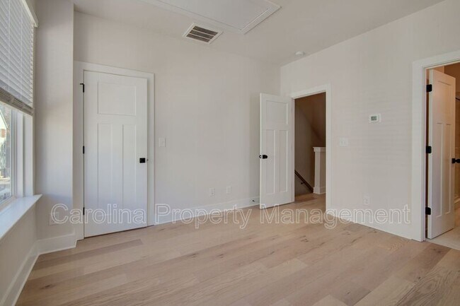 Building Photo - 5045 York Park Ln