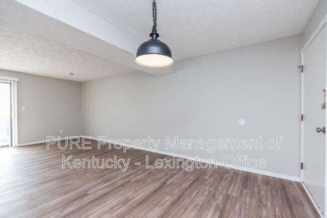 Building Photo - 360 Redding Rd