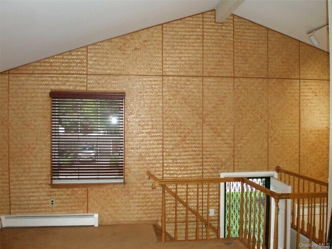 Building Photo - 4924 Express Dr S