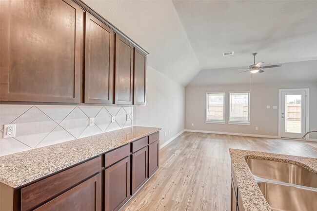 Building Photo - 2611 Westward Hl Dr