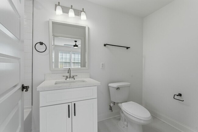 Building Photo - 203 Oceola Ave