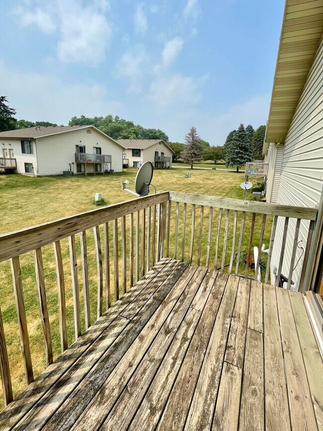 Building Photo - Spacious 2-Bed, 1-Bath Townhome with a Gar...