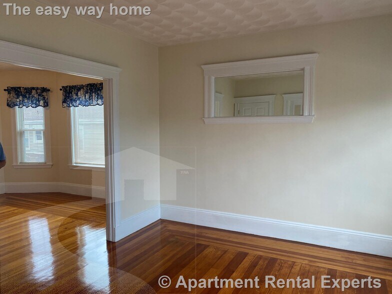 Building Photo - 188 Harvard St